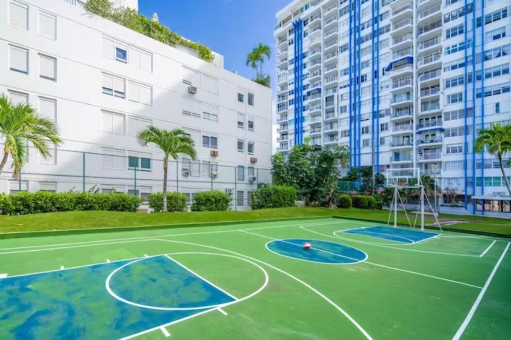 Sunset Paradise Cozy Beachfront Escape - Isla Verde San Juan Ngoại thất bức ảnh