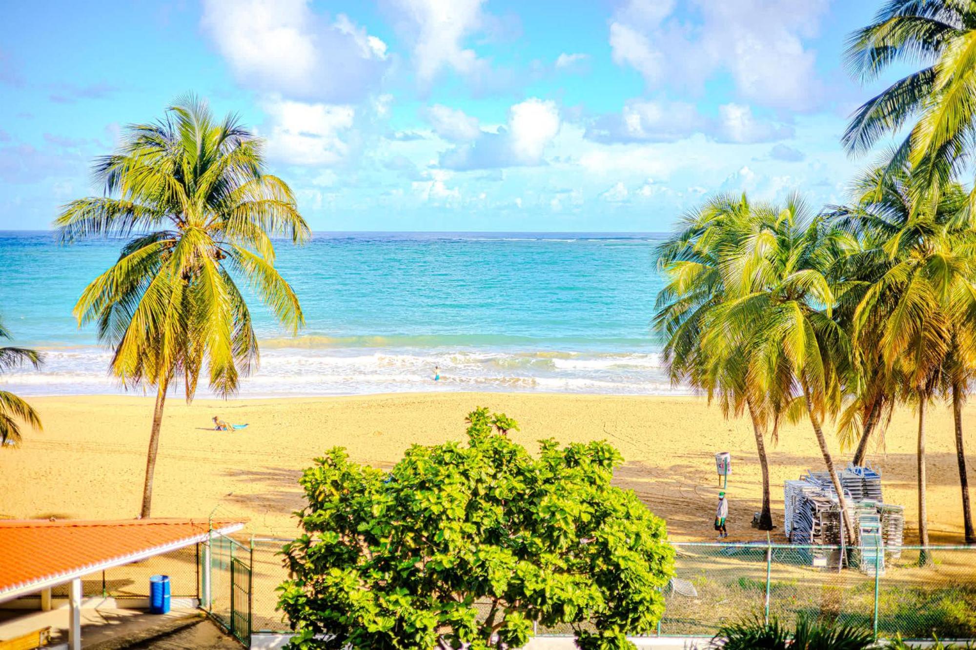 Sunset Paradise Cozy Beachfront Escape - Isla Verde San Juan Ngoại thất bức ảnh